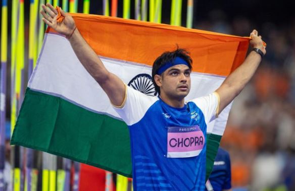 ''गोल्डन बॉय' नीरज को रजत; पाकिस्तान के नदीम ने स्वर्ण पदक के लिए ओलंपिक रिकॉर्ड तोड़ा | '